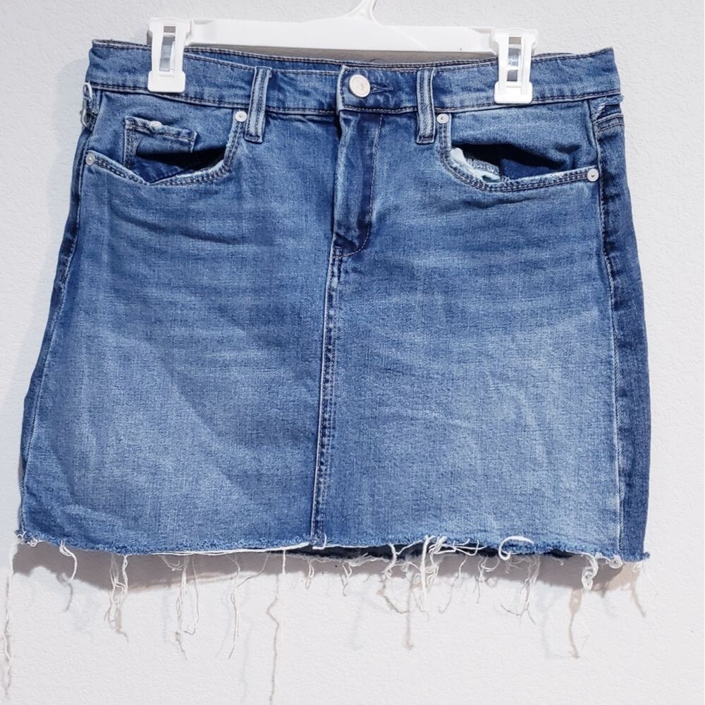 BLANKNYC JEANS SKIRT WOMEN SIZE 29 UNFINISHED HEM DISTRESSED